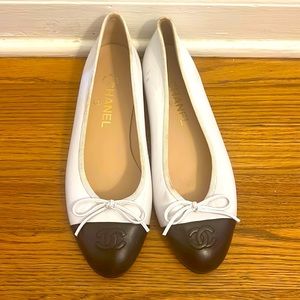 Chanel Flats Never Worn Size 38.5